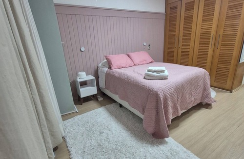 Alphaville Industrial Hotel | Flat completo e bem localizado em Alphaville com garagem e Alexa
