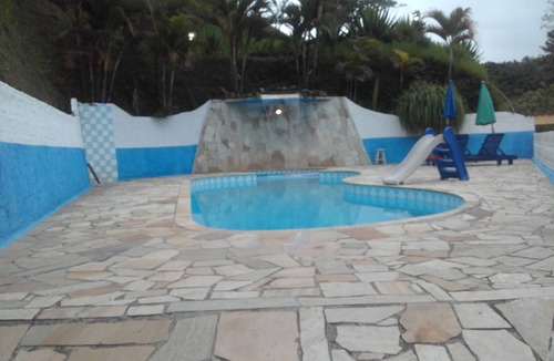 Jardim Rincao House | For events and weekends surrounded by nature, easy access.