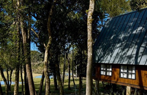 Campo Alegre Ski Chalet | Fully equipped chalet with fireplace and hot tub in Campo Alegre