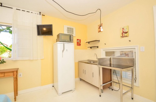 Corrego Grande Apartment | Fully equipped guesthouse with pool near UFSC and UDESC.