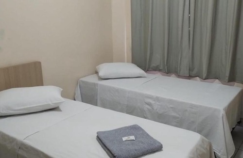 Navegantes Hotel | Golden Hotel Ltda - Próximo a DPM, Aeroporto, Rodoviaria Porto Alegre, Arena do Grêmio