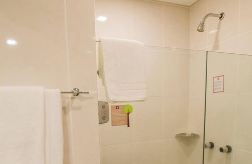Civic Center Hotel | Group-Ready Master Triple Twin Perfect for Movie Nights, Laughter & Rest