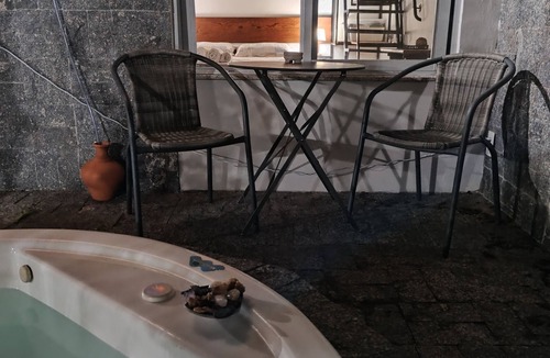 Canasvieiras House | Guest house with hot tub, grill, pet friendly.
