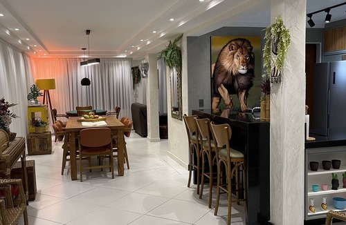 Ubatuba House | High standard, beachfront.