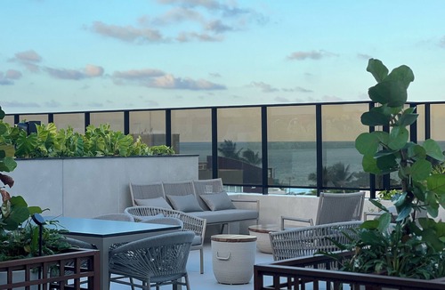 Cabo Branco Apartment | HIT 202 - Sophisticated apartment with ocean views on Cabo Branco beach.