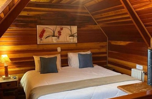 Jardim Andira House | Home & Hosting - Double Room with Balcony (3 Adults)