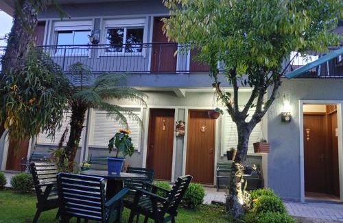Carniel House | Hospedagem Caminho das Rosas-suítes em Gramado