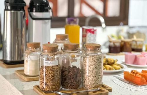 Ze Amandio Bed & Breakfast | Hospedaria Orquídeas de Bombinhas - Quarto 1 - com café da manhã incluso - suíte privativa com banheira de imersão