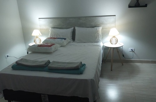 Londrina House | House