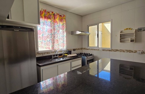 Maranduba House | House for up to 24 people | 6 Suites | Swimming pool | 150m from Sapê Beach