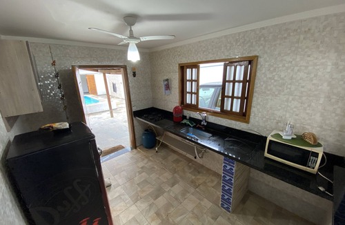 Balneario Praia do Pernambuco House | House for 10 guests, 300 meters from the beach in Guarujá-SP.