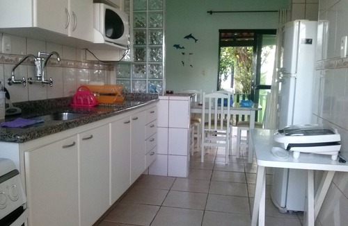Martim de Sa Condo | House in a gated community on Martim de Sá Beach