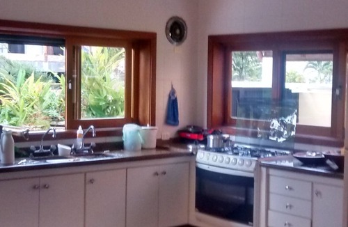 Guaeca House | House in a gated community for the whole family, beachfront in Guaecá.