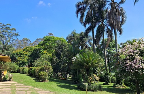 Itapecerica da Serra Condo | House in a gated community, secluded and pleasant, near the Guarapiranga Reservoir.