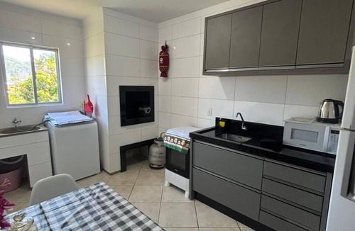 Tabuleiro dos Oliveiras House | House in Itapema/easy access and well located
