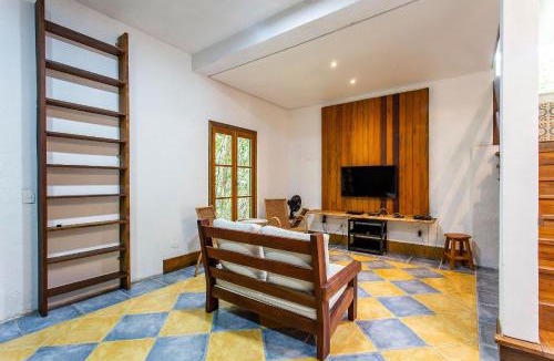 Cidade Jardim Tom House | House w/gourmet space in a condominium in Guarujá