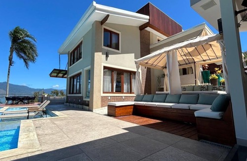 Praia das Cigarras House | House with heated pool - Incredible View - Ilhabela - Beach Tennis Court.