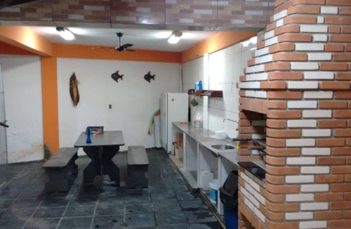 Mongagua House | House with pool and games room, airy and comfortable, very close to the beach.