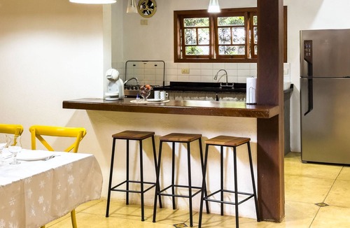 Carapicuiba Villa | House with Pool & Nature View in Granja Viana