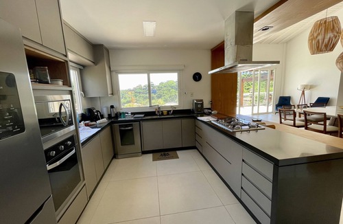 Joao Fernandes House | House with stunning views, barbecue, and pool, 600m from João Fernandes beach.