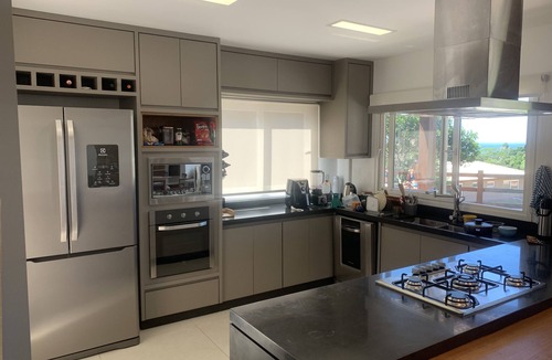 Joao Fernandes House | House with stunning views, barbecue, and pool, 600m from João Fernandes beach.