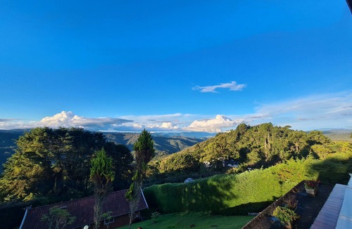 Campos do Jordao House | House with Wonderful Panoramic View and home service !