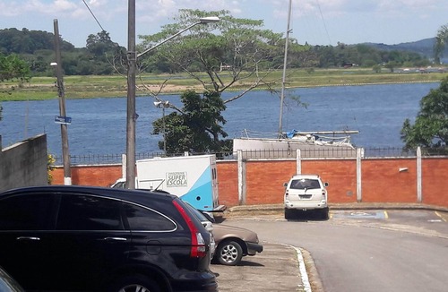 Cidade Dutra House | I'm renting a house in a gated community, surrounded by lots of greenery.