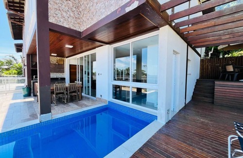 Juquehy House | Juqueí house with ocean view in a gated community with beach service.