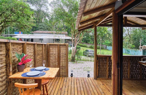 Ubatuba Ski Chalet | Just 10 minutes from the beach, a beautiful Tiny House nestled in the Atlantic Forest with a hot tub - Blue