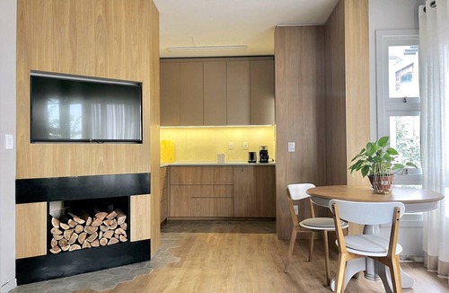 Gramado City Centre Apartment | Just 500 mts from Rua Coberta - Cozy 2-bedroom apt with WiFi in Centro, Gramado