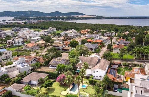 Lagoa da Conceicao House | Lagoa da Conceição Mansion