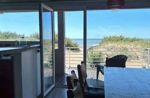 Miramar House | Large House in front of the sea Azul