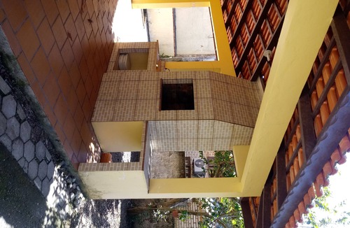 Enseada House | Large and inexpensive house 30 meters from the sea.