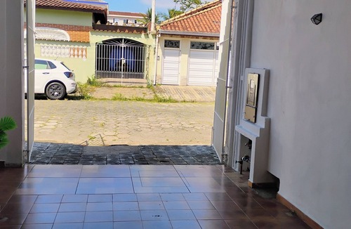 Jardim Imperador House | Large beach house, right on the sand.
