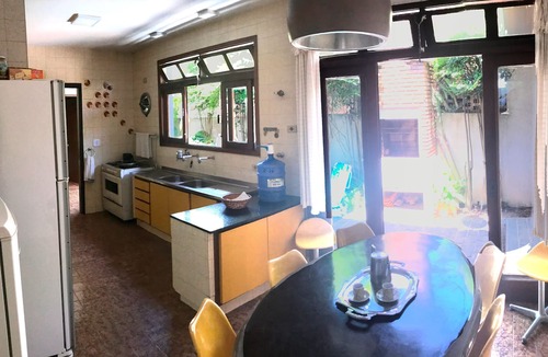 Lazaro House | Lazaro Beach House/Domingas Dias Spacious and Charming - Great for Home Office