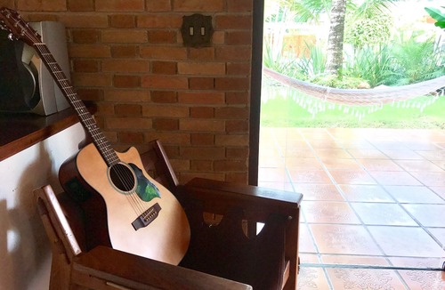 Lazaro House | Lazaro Beach House/Domingas Dias Spacious and Charming - Great for Home Office