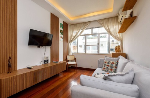 Leblon House | Leblon Modern & Quiet 2BR | 5 min from Beach