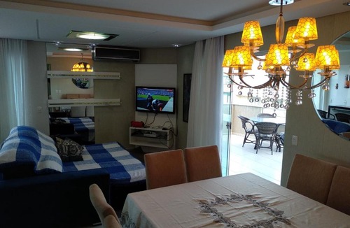 Bombas Apartment | Linda cobertura COMPARTILHADA, vista do mar, a 100 mt- praia de bombas SC