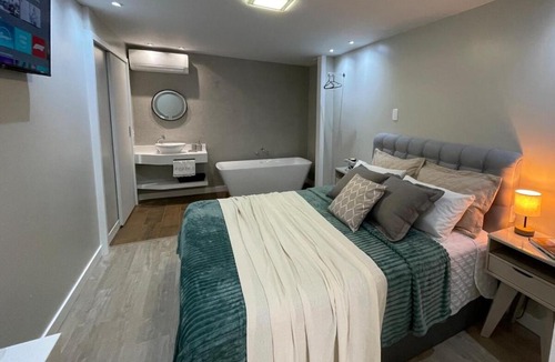Velha Apartment | Loft novo com banheira de imersão a 5min da Vila Germânica ar e garagem