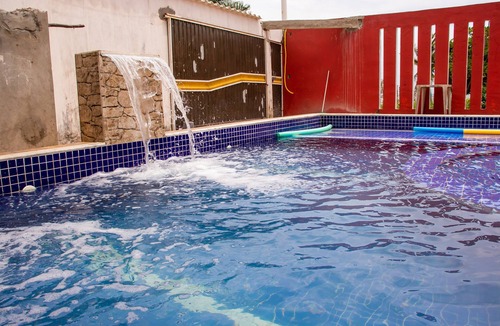 Jaguaripe House | Luxurious guesthouse and 2 vacation homes, 30 meters from the sea, Wi-Fi, air conditioning.