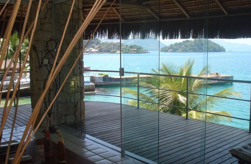 Vila Velha House | Luxurious house with private beach, swimming pool, and panoramic views of Angra Bay.