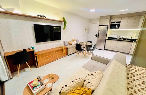 Aldeota Apartment | Luxury Flat with Coworking, Gym & Rooftop – 1Gb WiFi – 4 min to Beachfront