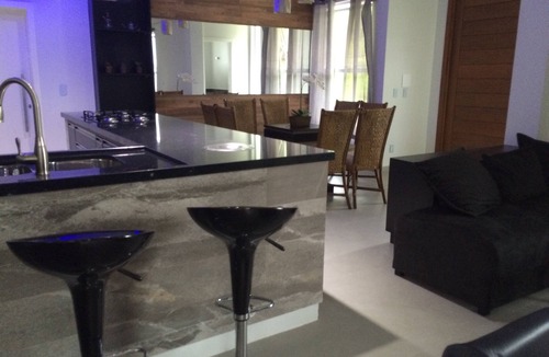 Morrinhos House | Luxury house - 3 bedrooms - 300m from the sea in a gated community in Garopaba/SC