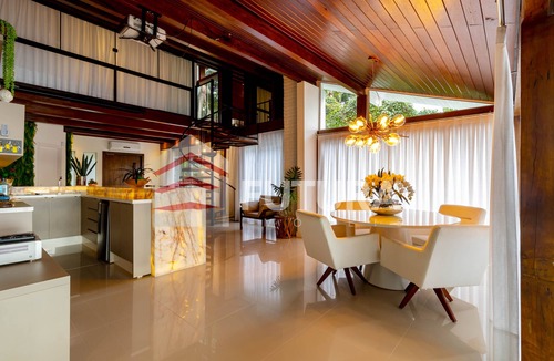 Centro House | Luxury house with 5 bedrooms on the beachfront of Lagoinha - Bombinhas/SC