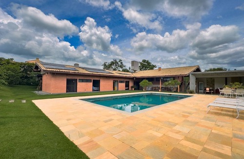 Itu Villa | Luxury House with Pool and 4 Suites in Itu