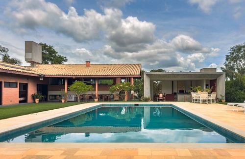 Itu Villa | Luxury House with Pool and 4 Suites in Itu