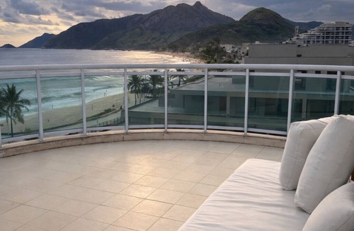 Recreio dos Bandeirantes Condo | LUXURY penthouse 6 people seafront pedra do pontal