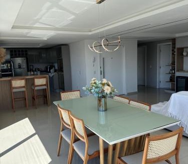 Santinho Apartment | Magnífica cobertura vista mar