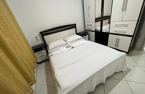 Praia do Morro Apartment | MELHOR ESCOLHA - 90 metros da Beira Mar - 2 Quartos com AR CONDICIONADOS SPLIT, Air Fryer, Wi-Fi, Disney Plus, Star Plus, HBO Max, Cadeiras de Praia, Caixa Térmica - 7 pessoas - Perto de tudo!