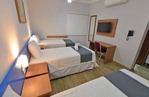 Iguacu Hotel | Minimalist Room for Modern Comfort | Free Breakfast | Ipatingao Stadium - 2.1 mi